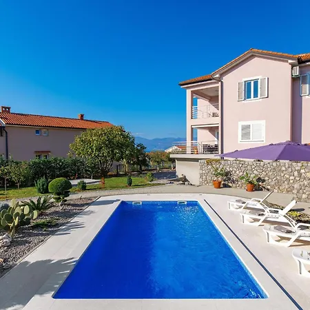 Apartamento Stunning In Kostrena