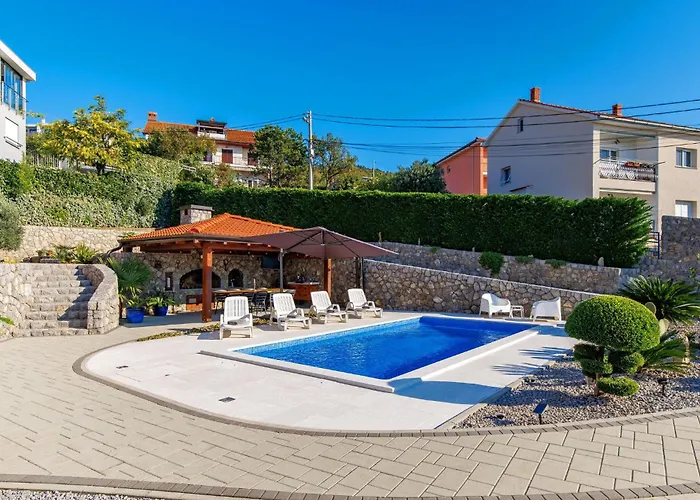 Stunning In Apartamento Kostrena